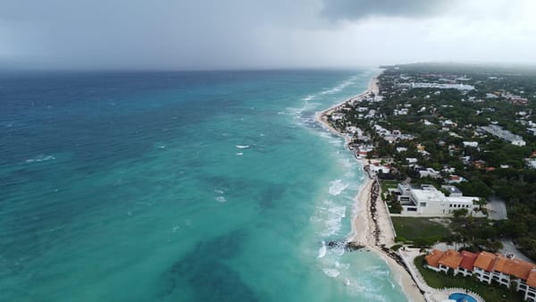 Video Escape: Playa Del Carmen, Mexico [Happiness]